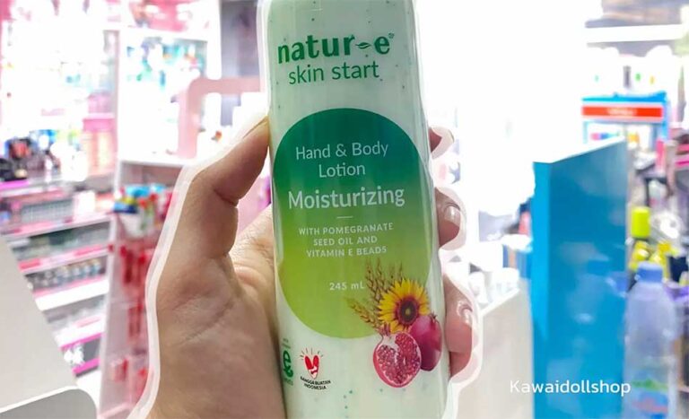 Perbedaan Handbody Natur e hijau dan pink